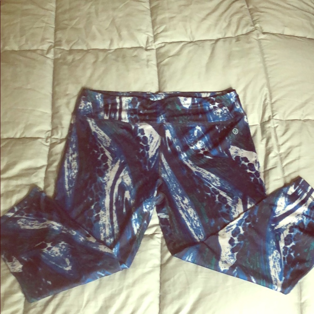 Vogo Athletica yoga pants crop
